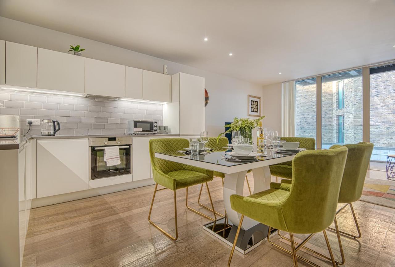 Austin David Apartments Royal Wharf London Exteriör bild