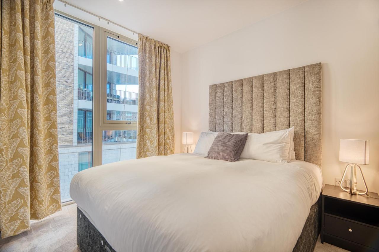 Austin David Apartments Royal Wharf London Exteriör bild
