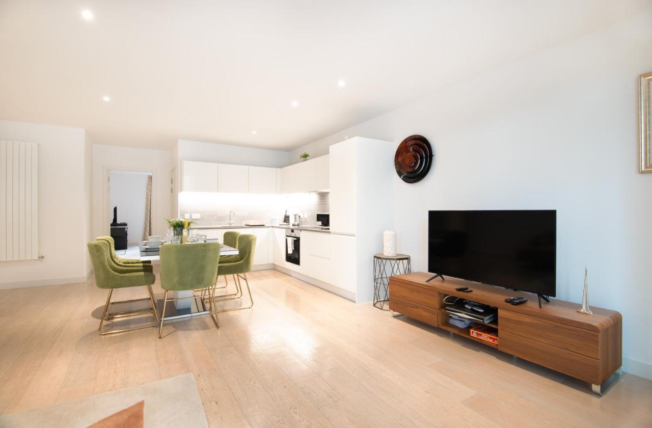 Austin David Apartments Royal Wharf London Exteriör bild