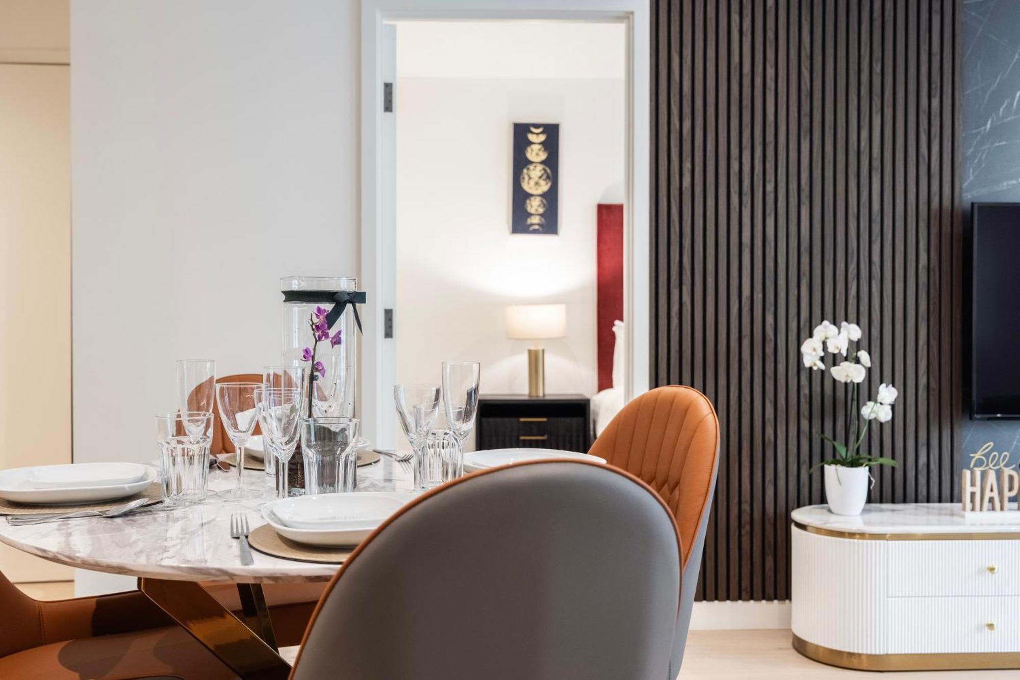 Austin David Apartments Royal Wharf London Exteriör bild